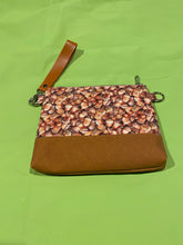 Load image into Gallery viewer, Wristlet
